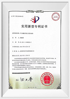 Technické sedadlo vozidla se sklopnými loketními opěrkami